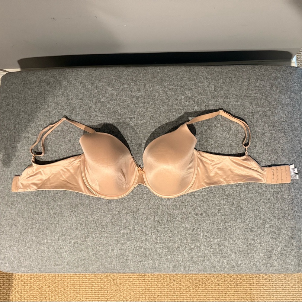 Victoria’s Secret Body By Victoria Lined Perfect Coverage